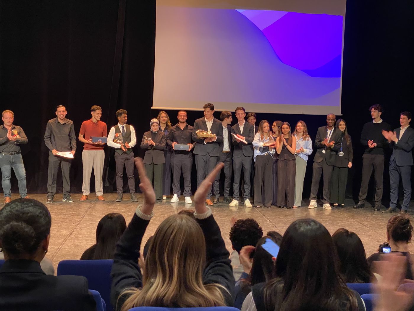 Le public acclame les finalistes